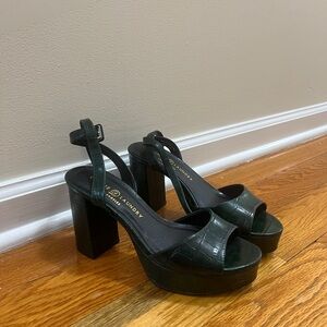 Chinese Laundry Leather Green Heels with Strap